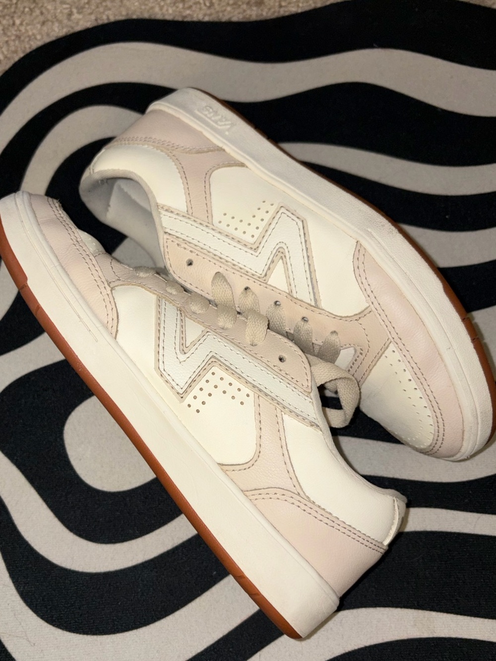 Vans Women’s Low-Top Cream and White Lace-Up Sneakers - Picture 8 of 8